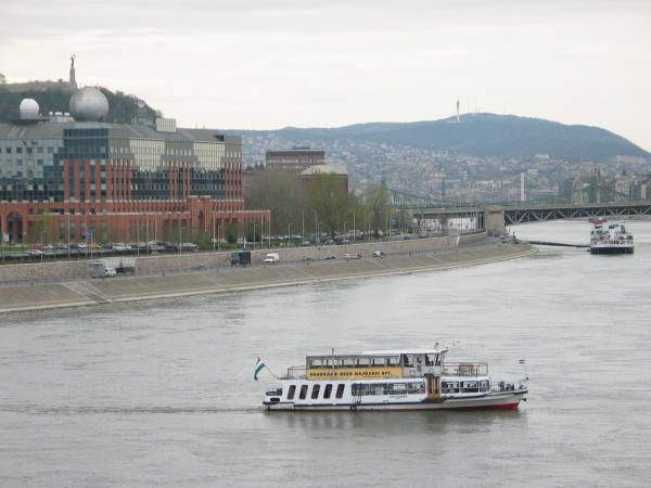 198_9857.jpg