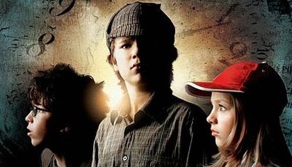 Sherlock Holmes nevében